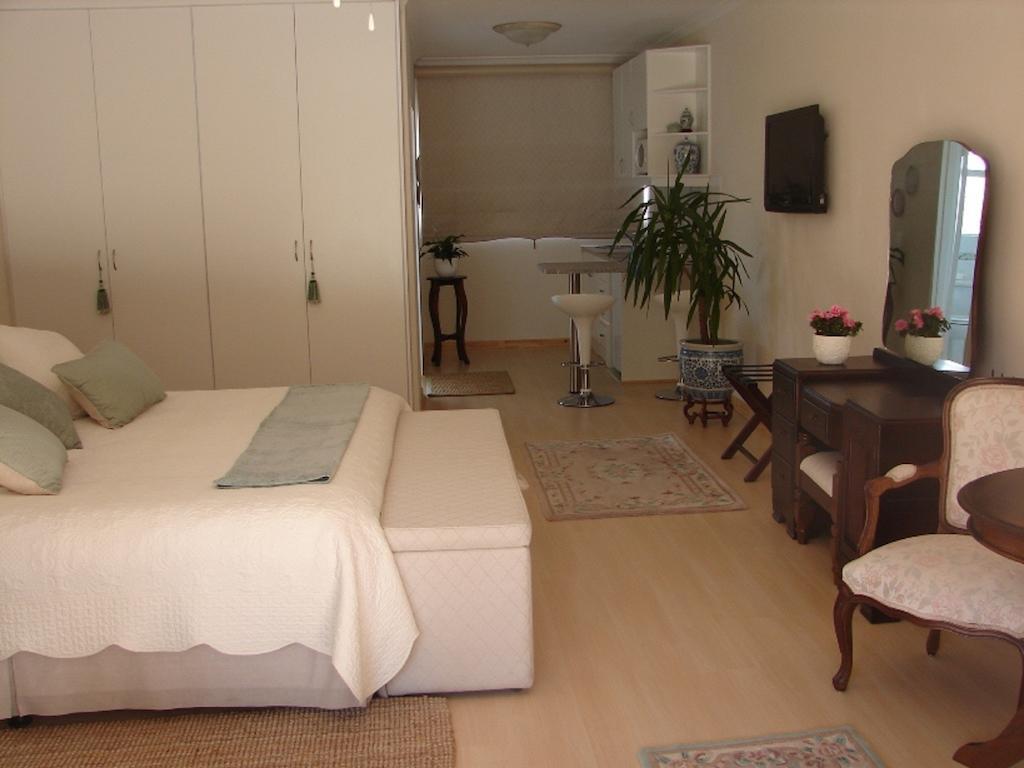 Majorca House Bed and Breakfast Somerset West Δωμάτιο φωτογραφία